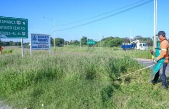 O município incorpora acessos ocidentais correspondentes às Rotas Nacionais 9 e 64