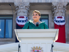 Governador de Porto Rico assina projeto de lei reconhecendo bebês em gestação como seres humanos