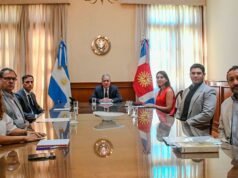 O Governador reuniu-se com responsáveis do Ministério e do Conselho de Educação para planear ações nesta área