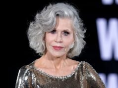Jane Fonda assa Paramount-Warner Bros