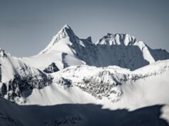 Ele mostrou o condenado quando amarrou a namorada até a morte na montanha mais alta da Áustria World News