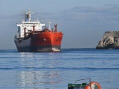 Petroleiro russo acusado de táticas duvidosas de frota em carregamento cubano