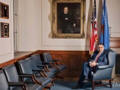 Será que Makan Delrahim conseguirá fechar um acordo de US$ 111 bilhões com a Warner Bros.?