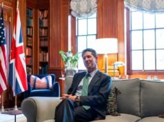 Novo embaixador britânico discute o ‘gênio’ de Trump, escrutínio após as tensões de Mandelson e Chago