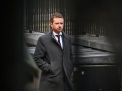 O embaixador geral do Reino Unido demite seu amigo embaixador Epiphanius por causa da contratação: NPR