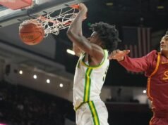 O basquete da USC perde a liderança e sofre uma derrota devastadora para o Oregon