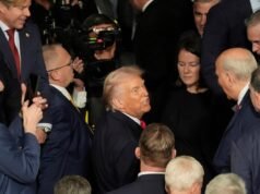 Trump recebeu algumas cotoveladas em seu discurso, mas mal conteve seus críticos