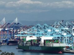 O que significa a decisão do Supremo Tribunal de reduzir as tarifas para a economia dependente do comércio de Los Angeles?