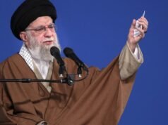 O líder supremo do Irã, aiatolá Ali Khamenei, esmaga a dissidência e pede a destruição de Israel