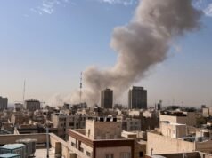 EUA e Israel atacam o Irão; Trump pede mudança de regime