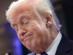 Trump ataca juízes e anuncia novas tarifas globais de 10%