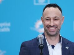 Jeff Hafley tem seu primeiro stick dos Dolphins no lugar