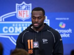 Notre Dame RB Jeremiah Love vai malhar na colheitadeira