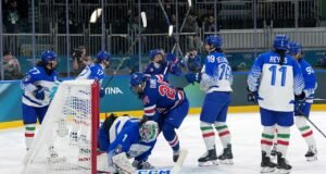 Olimpíadas: Seleção feminina de hóquei dos EUA derrota a Itália e chega às semifinais