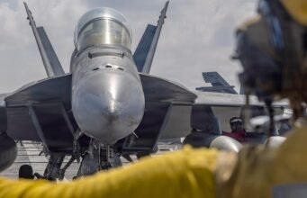 Irã alerta que ‘atacará bases dos EUA’ se forças americanas atacarem: relatório