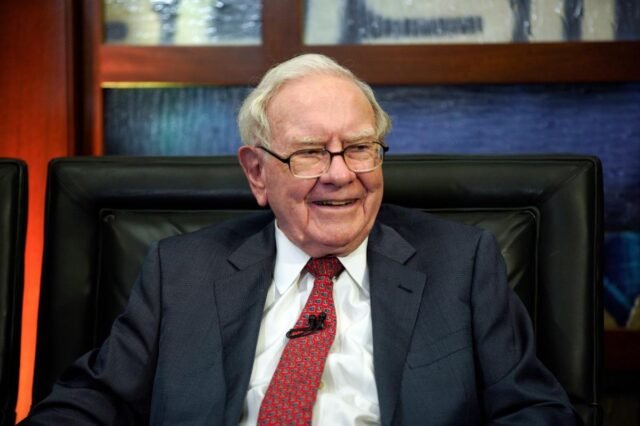 warren-buffett-berkshire-hathaway.jpg