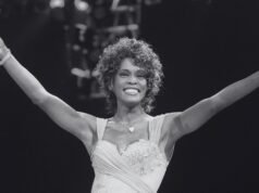 13 anos após a morte de Whitney Houston: o dia em que o mundo perdeu uma das maiores vozes da história