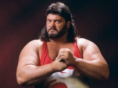 Lenda da WWE diz que sua vesícula biliar ‘explodiu’