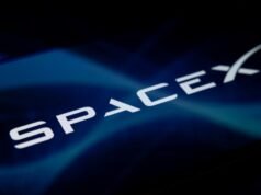 A SpaceX começa pequena, rejeita os críticos, com planos para 1 milhão de satélites