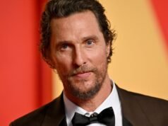 Matthew McConaughey usa o soro de couro cabeludo com peptídeo capilar OS-01 da OneSkin