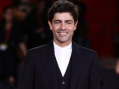 Adrian Grenier não decepciona em Devil Wears Prada 2