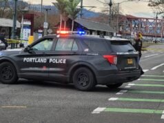 A polícia disse que a criança foi atropelada por um carro em um acidente perto do Moda Center
