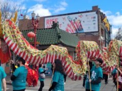 ‘Faz-me sentir incluído’: o desfile do Ano Novo Lunar de Portland celebra a cultura chinesa