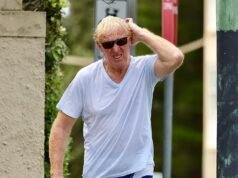 David Knox foi um dos grandes nomes do rugby durante a era de ouro dos Wallabies. Agora ele é acusado de um ataque bizarro ao vizinho de seu prédio