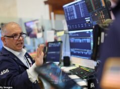 As ações britânicas perderam £ 150 bilhões de valor na pior semana do índice FTSE 100 desde as tarifas do Dia da Independência de Trump