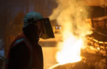 A turbulência no Oriente Médio força a British Steel a suspender novas encomendas