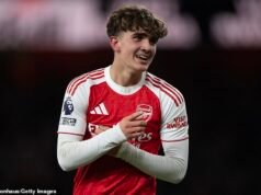 O garoto-maravilha do Arsenal, Max Dowman, de 16 anos, pode ser deixado de fora da busca pelo título da Premier League para se concentrar em seus GCSEs – apesar de seus gols recordes, afirma Wayne Rooney