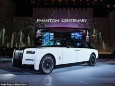 Rolls-Royce promete manter potentes motores a gasolina de 12 cilindros enquanto planeja se tornar elétrico em 2030