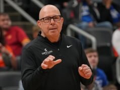 Fãs convencidos de que o jogo March Madness foi ‘fraudado’ enquanto imagens bombásticas lançam uma nova luz sobre o final caótico