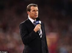 O comentarista da Footy TV, Andrew Voss, revela que tinha apenas oito anos quando uma terrível tragédia familiar aconteceu – e ele usou isso para levá-lo ao estrelato