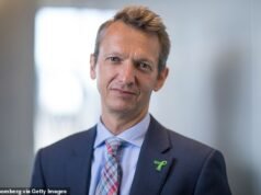 O economista-chefe Andy Haldane pede ao Banco da Inglaterra que evite aumentos nas taxas de juros