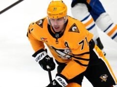 Evgeni Malkin suspenso 5 jogos por agredir Rasmus Dahlin
