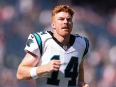 Fontes: Eagles negociam escolha de 2027 para Panthers QB Andy Dalton