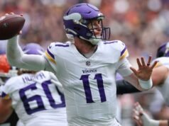 Os Vikings trazem de volta Carson Wentz, aumentando a profundidade do QB