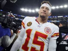 Patrick Mahomes mostra progresso na reabilitação e lança novo vídeo