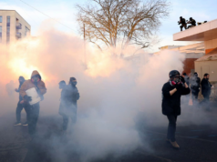 Tribunal de apelações suspende restrições ao uso de gás lacrimogêneo em protestos anti-ICE em Portland