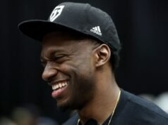 Robert Griffin III convidado para fazer um teste para o futebol de bandeira da equipe dos EUA