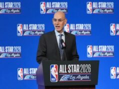 Comissário da NBA, Adam Silver, chega a Portland