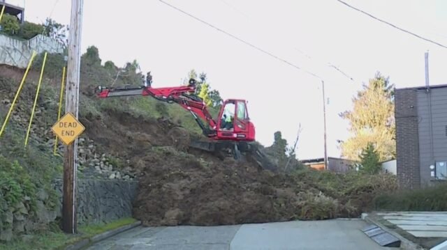A-landslide-in-Northwest-Portland-is-causing-headaches-for-neighbors-as-debris-blocks-the-road.-Marc.jpeg