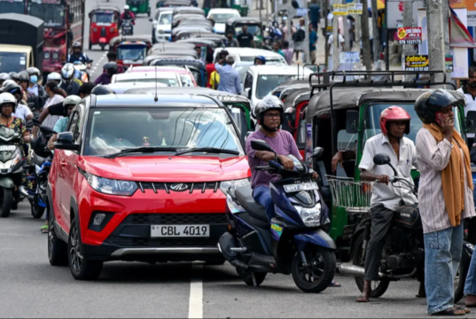Sri Lanka anuncia semana de trabalho de 4 dias em meio a temores de escassez de combustível