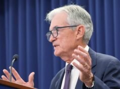 O presidente do Fed, Jerome Powell, diz que não deixará o banco até que a investigação do DOJ termine