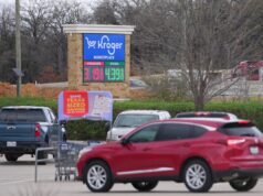 Os preços do gás sobem à medida que a guerra no Irã atinge os americanos na bomba