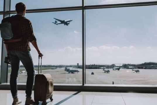 Trump ameaça enviar polícia de imigração para fazer verificações de segurança no aeroporto