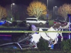 1 morto após acidente de 3 carros que fecha E Burnside e SE Stark em Gresham