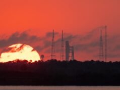 Fotos do dia em que o sol nasceu sobre a plataforma de lançamento do Artemis 2 em 30 de março de 2026