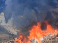 Um avião militar colombiano que transportava 110 soldados caiu